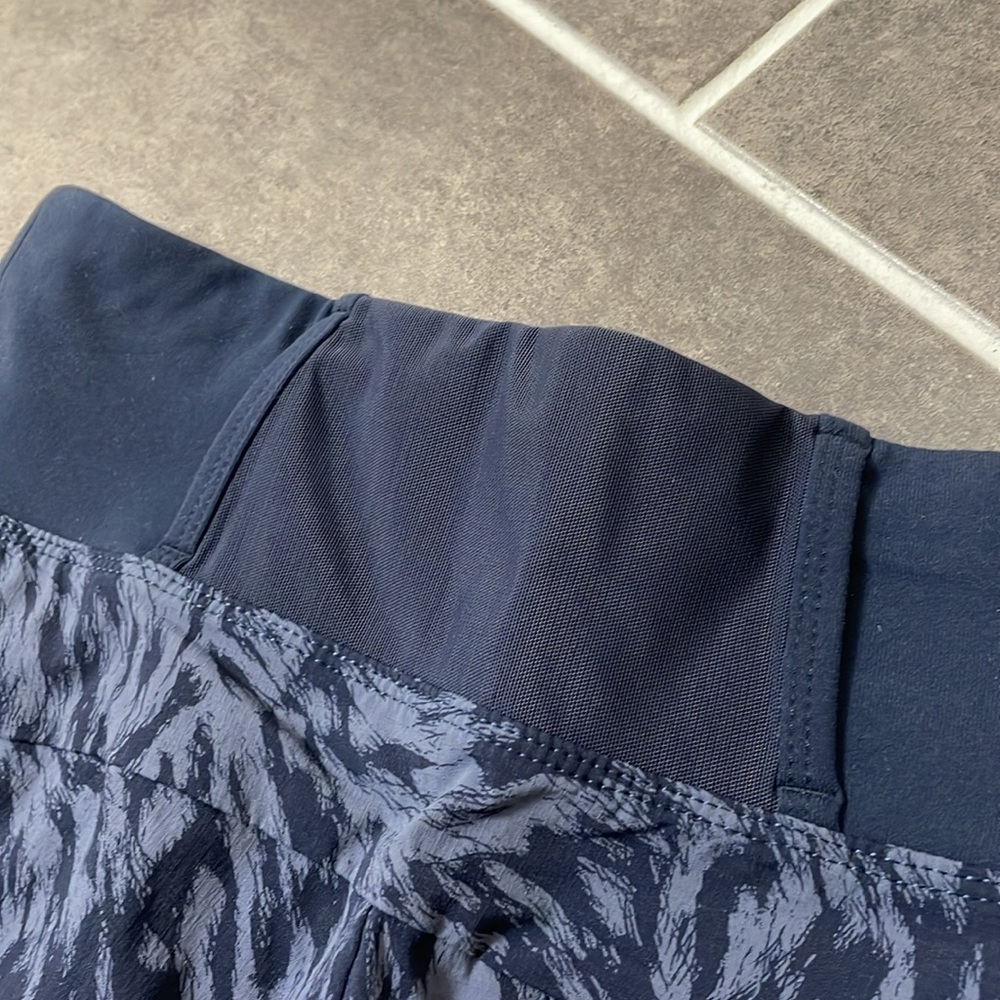 Athleta Trekkie North Shorts size 2 - Picture 8 of 11